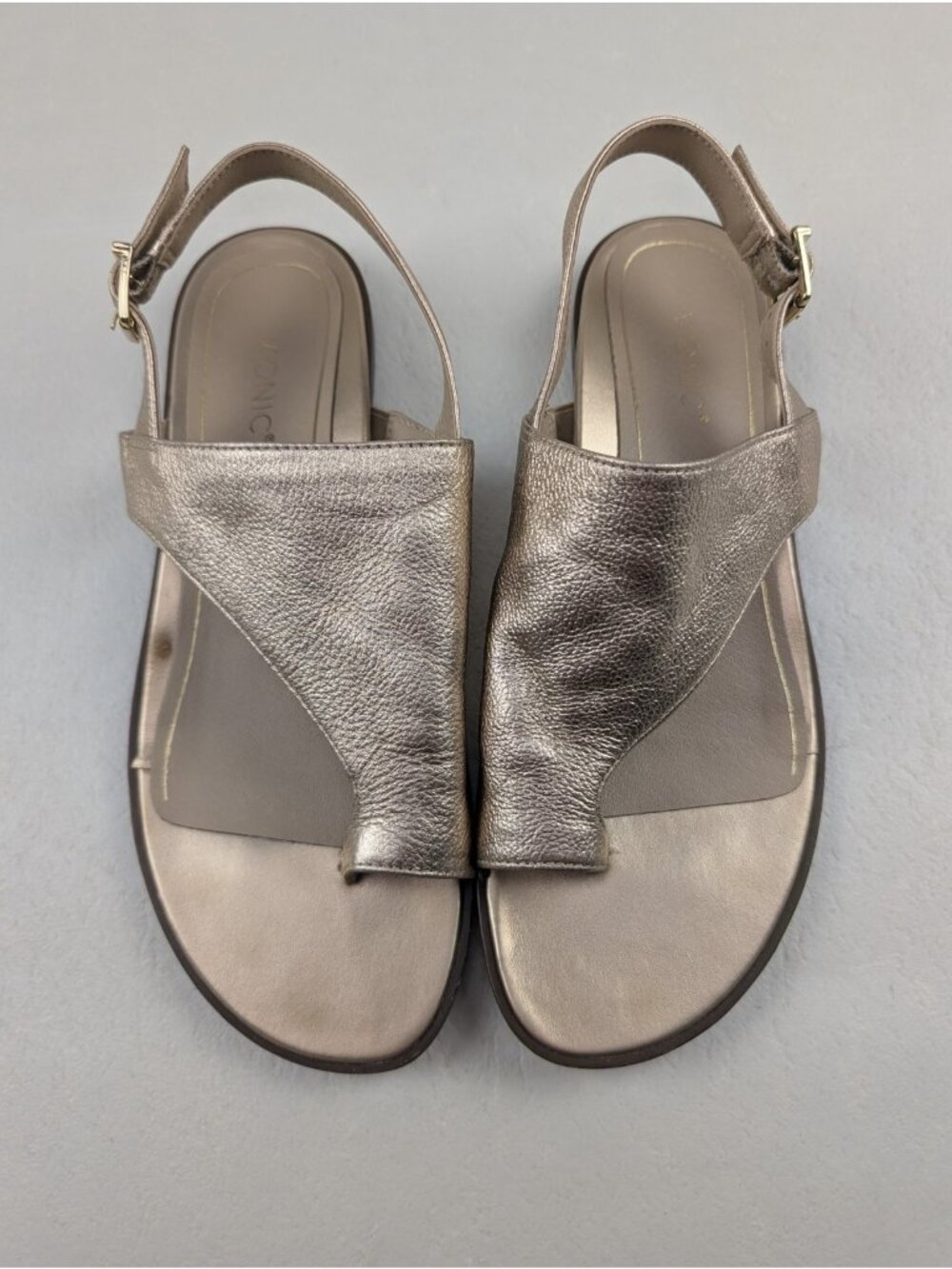 Vionic Ella Slingback Toe Loop Sandal Women 8.5 Gold Metallic Leather Adjustable - Picture 3 of 12